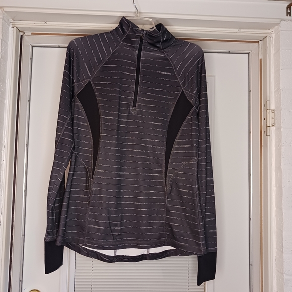 5 for $30 - Tek Gear Black/Gray 1/4 Zip Long Sleeve Top Size Medium - Picture 4 of 4